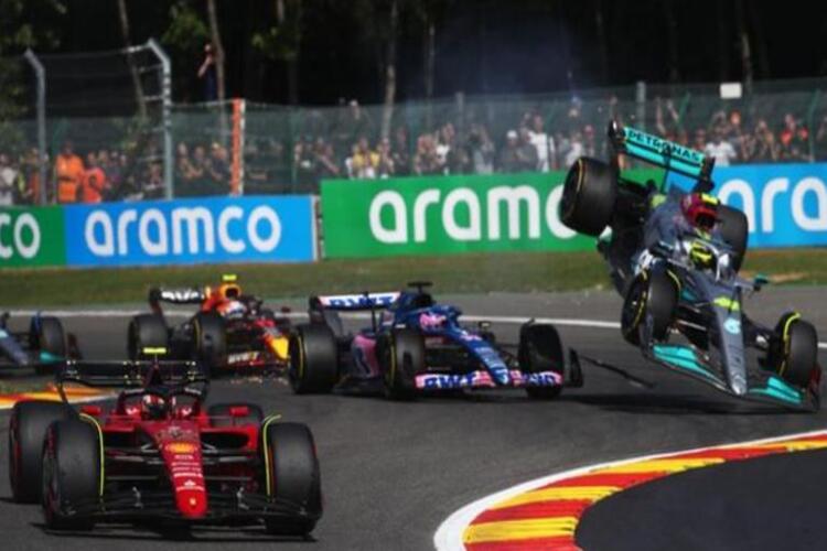 Lewis Hamilton: ไดรเวอร์ Mercedes ให้เริ่ม Italian Grand Prix ที่ด้านหลังเนื่องจากการลงโทษกริด